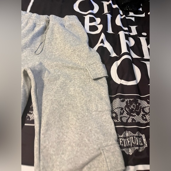 Gray Cargo Sweatpants - Picture 4 of 7